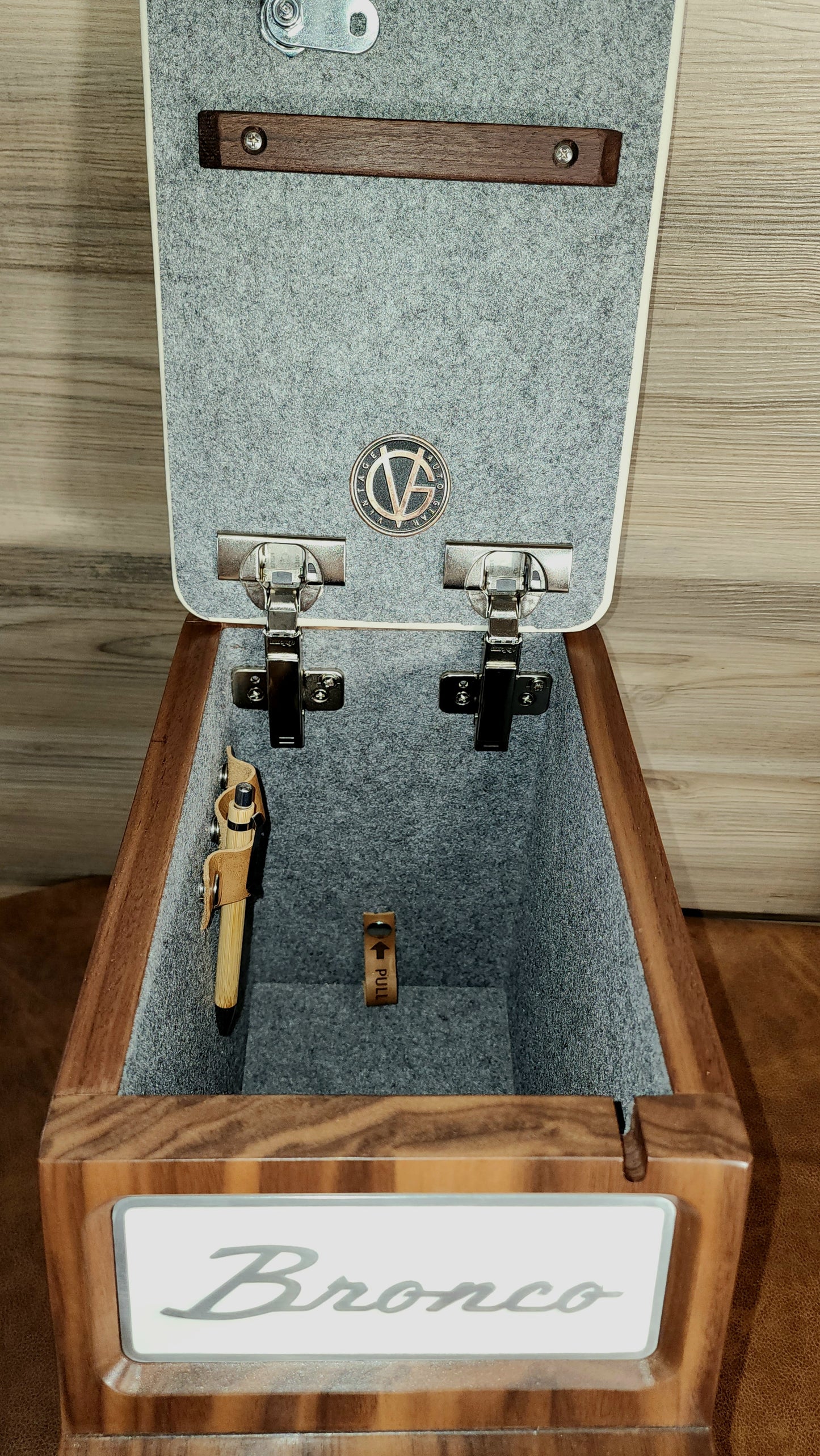 Early Bronco XL walnut console