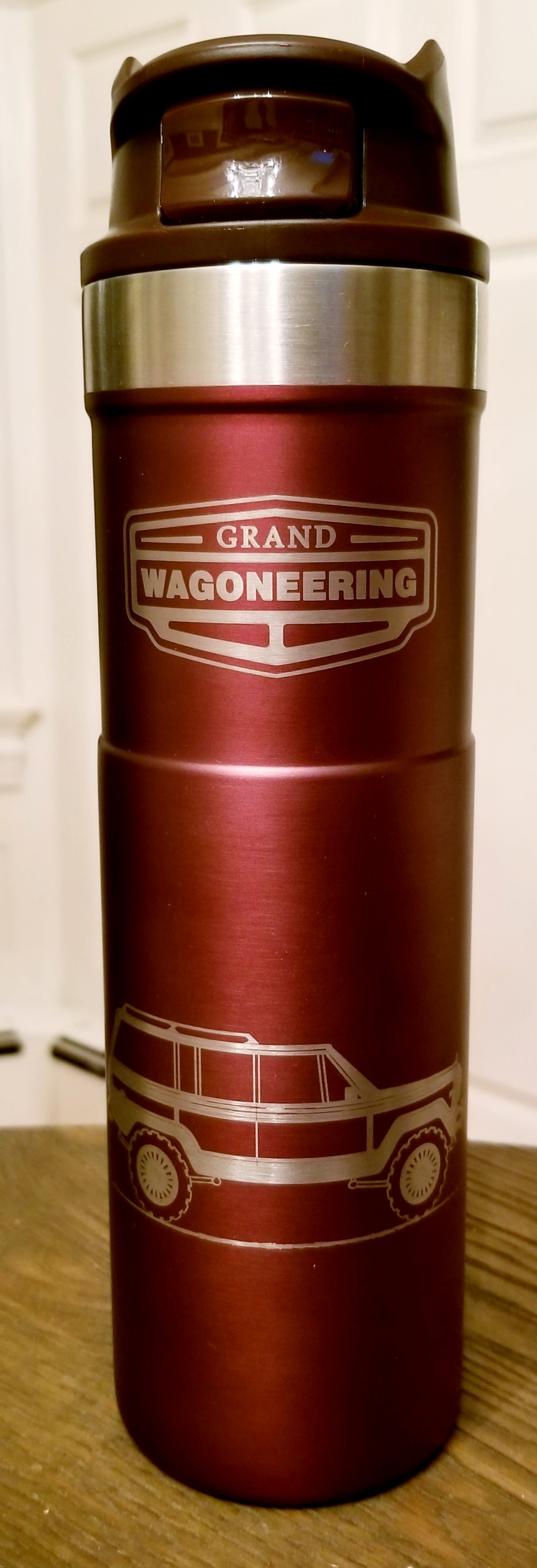 Grand Wagoneering 20 0z Trigger Action Travel Mug "Grand Wagoneer" design