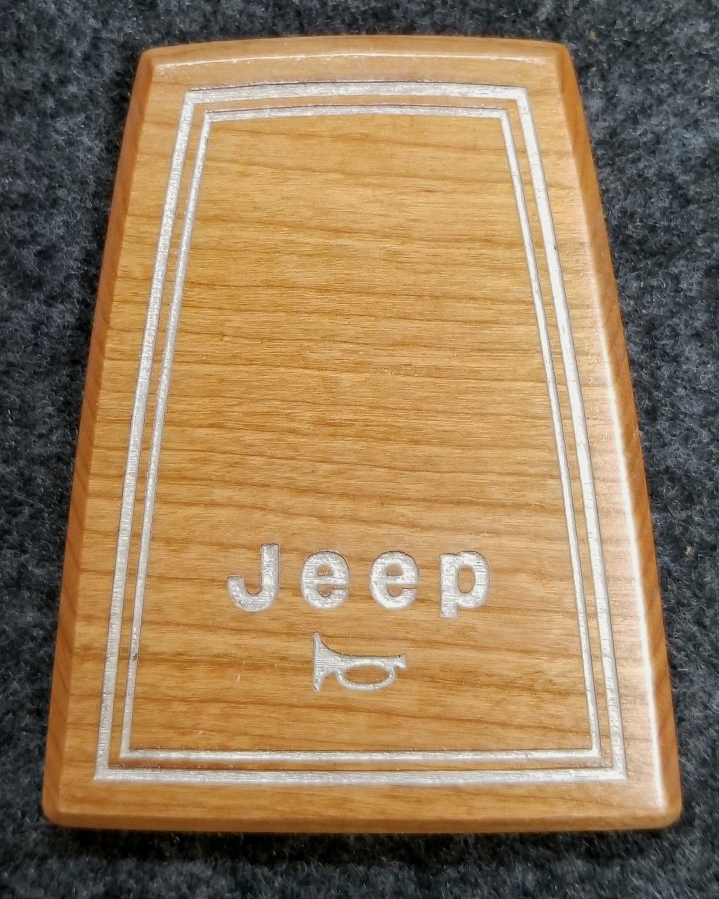 Hardwood horn button