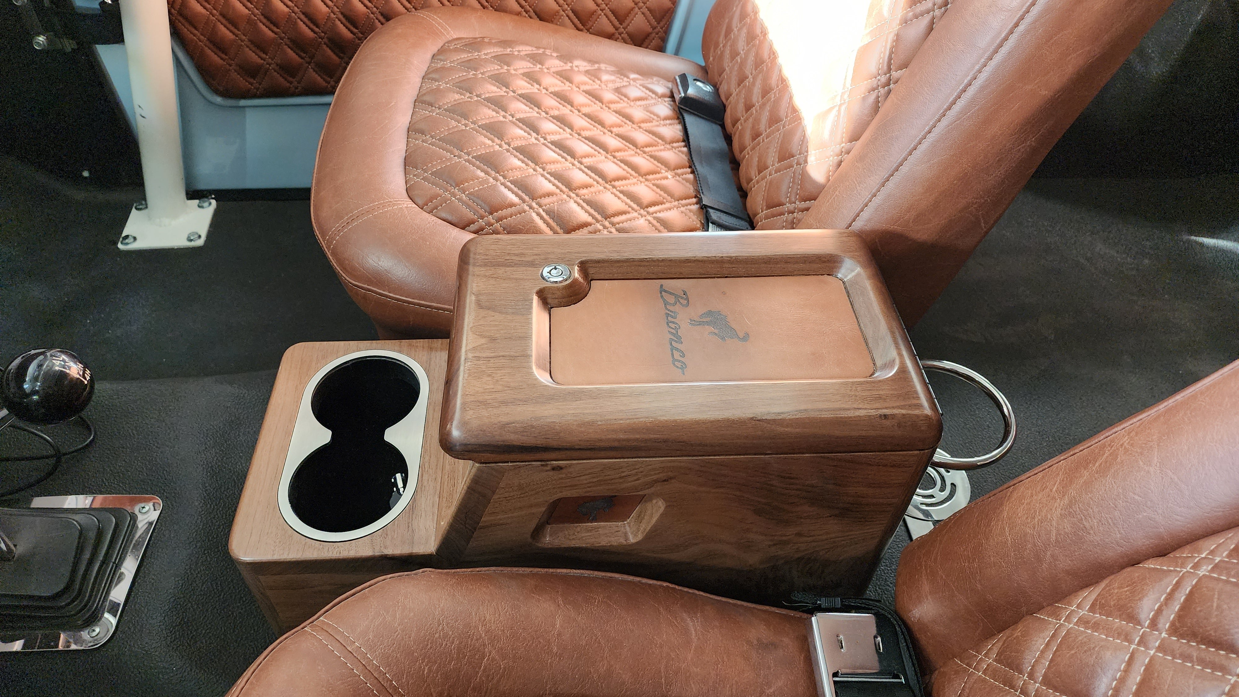 Series 3 Wagoneer center console
