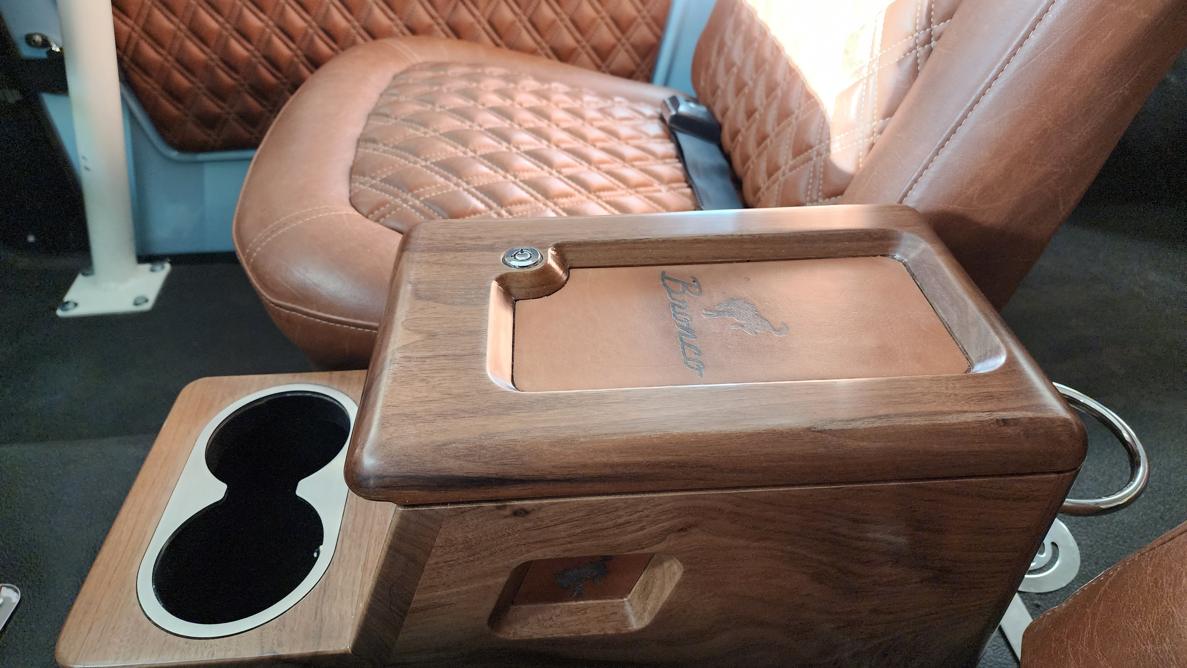 Series 3 Wagoneer center console