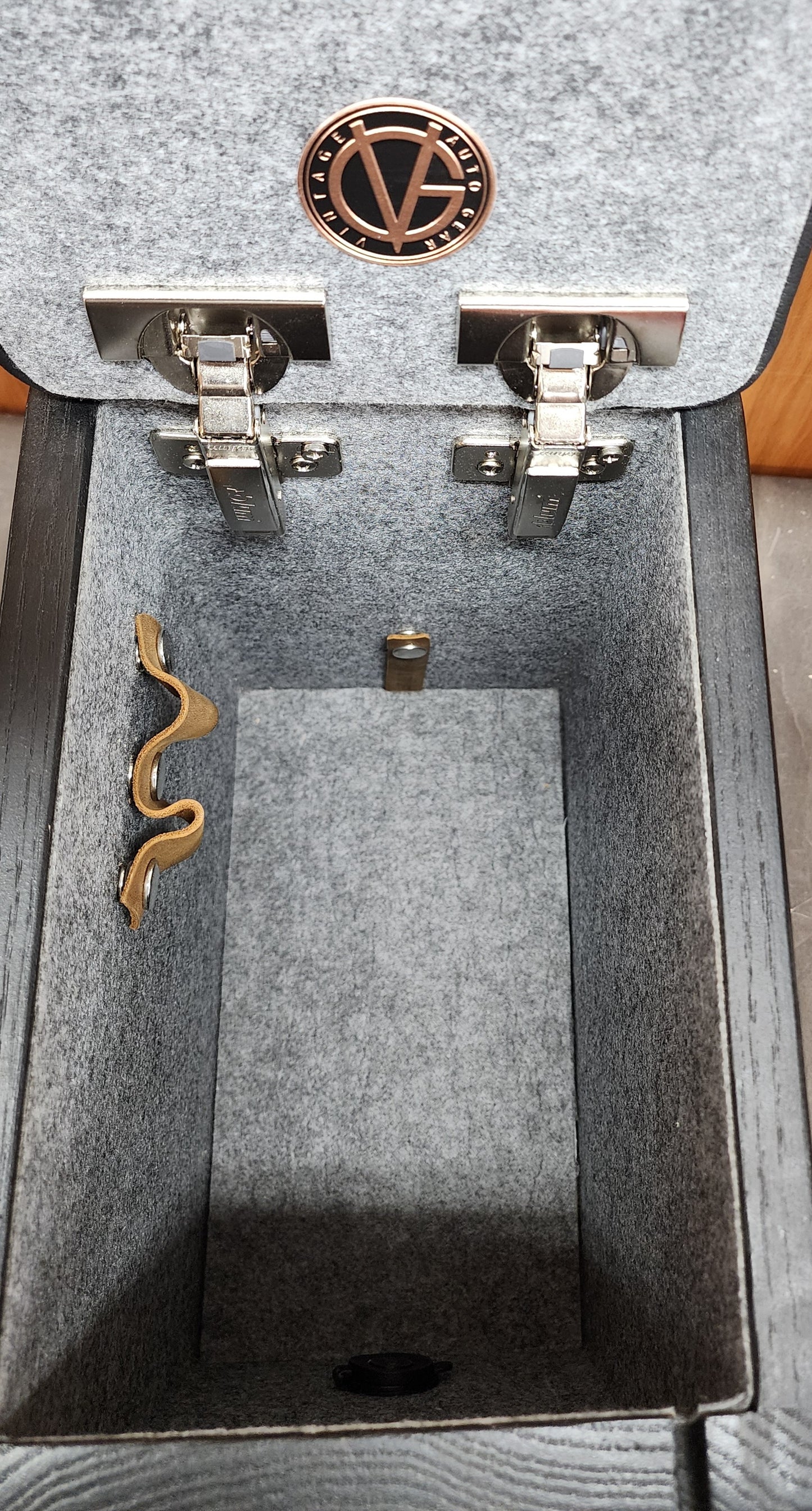 Early Bronco XL Black console