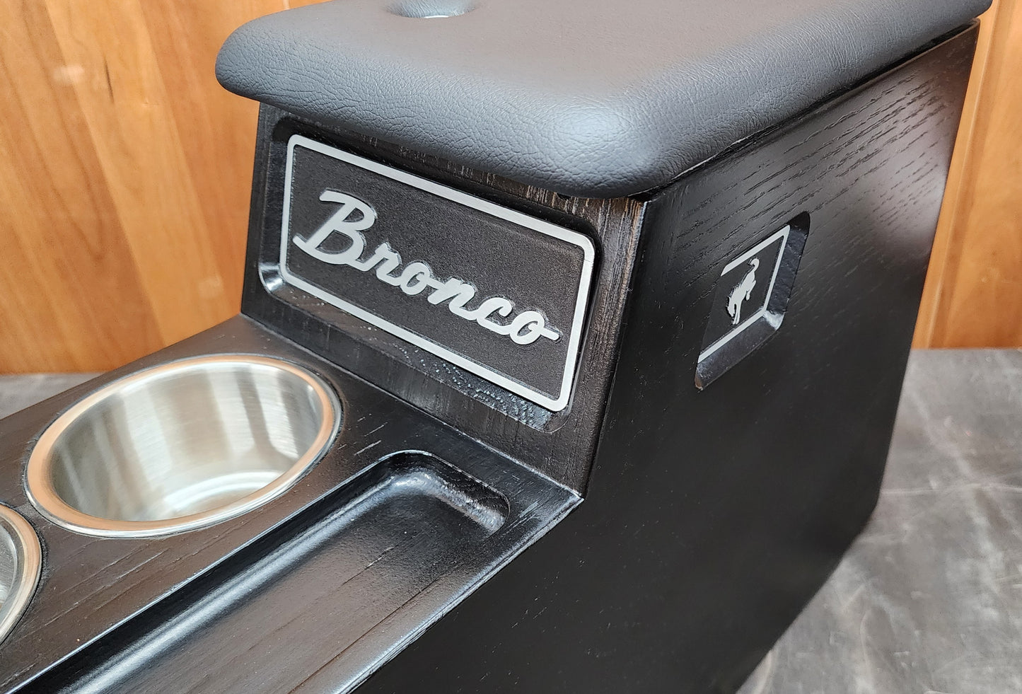 Early Bronco XL Black console