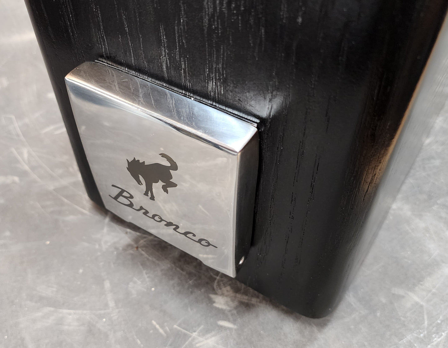 Early Bronco XL Black console