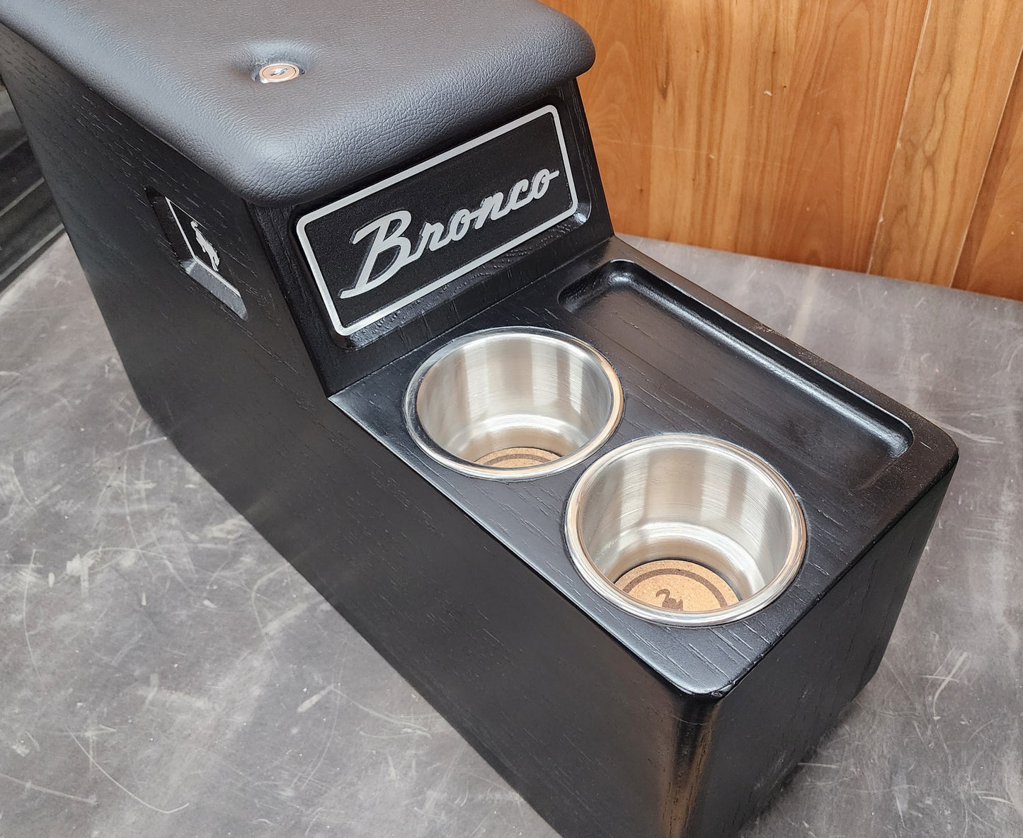 Early Bronco XL Black console