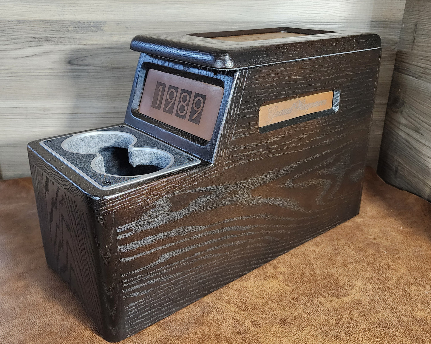 Series 3 Wagoneer center console