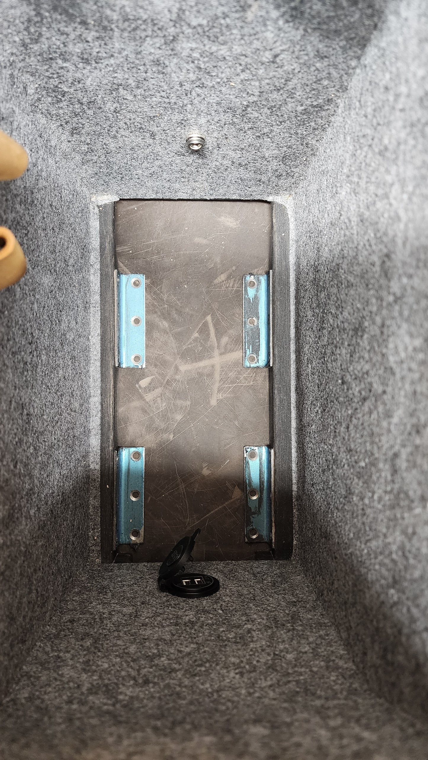 Early Bronco XL Black console