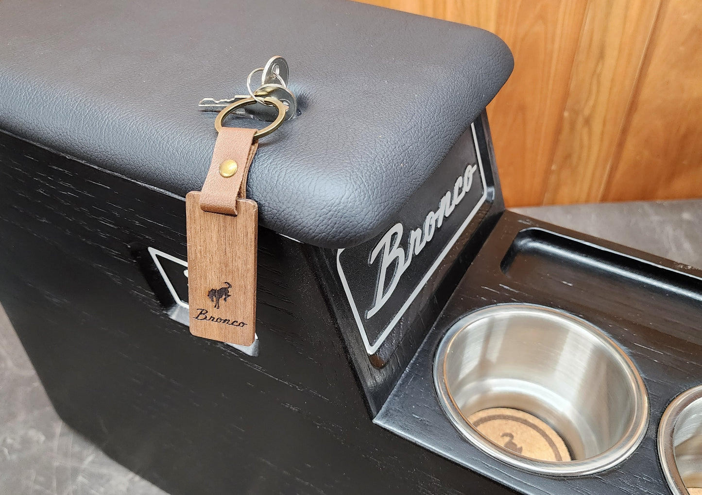 Early Bronco XL Black console